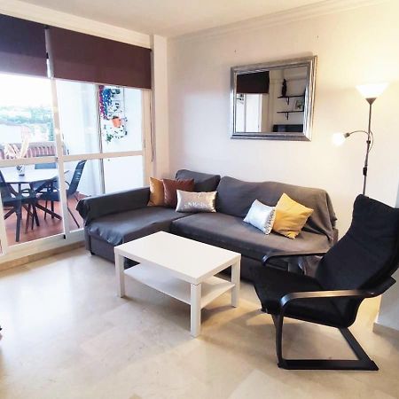 2Bdr Sunny Apartment With Pool And Private Parking In Benalmádena Kültér fotó