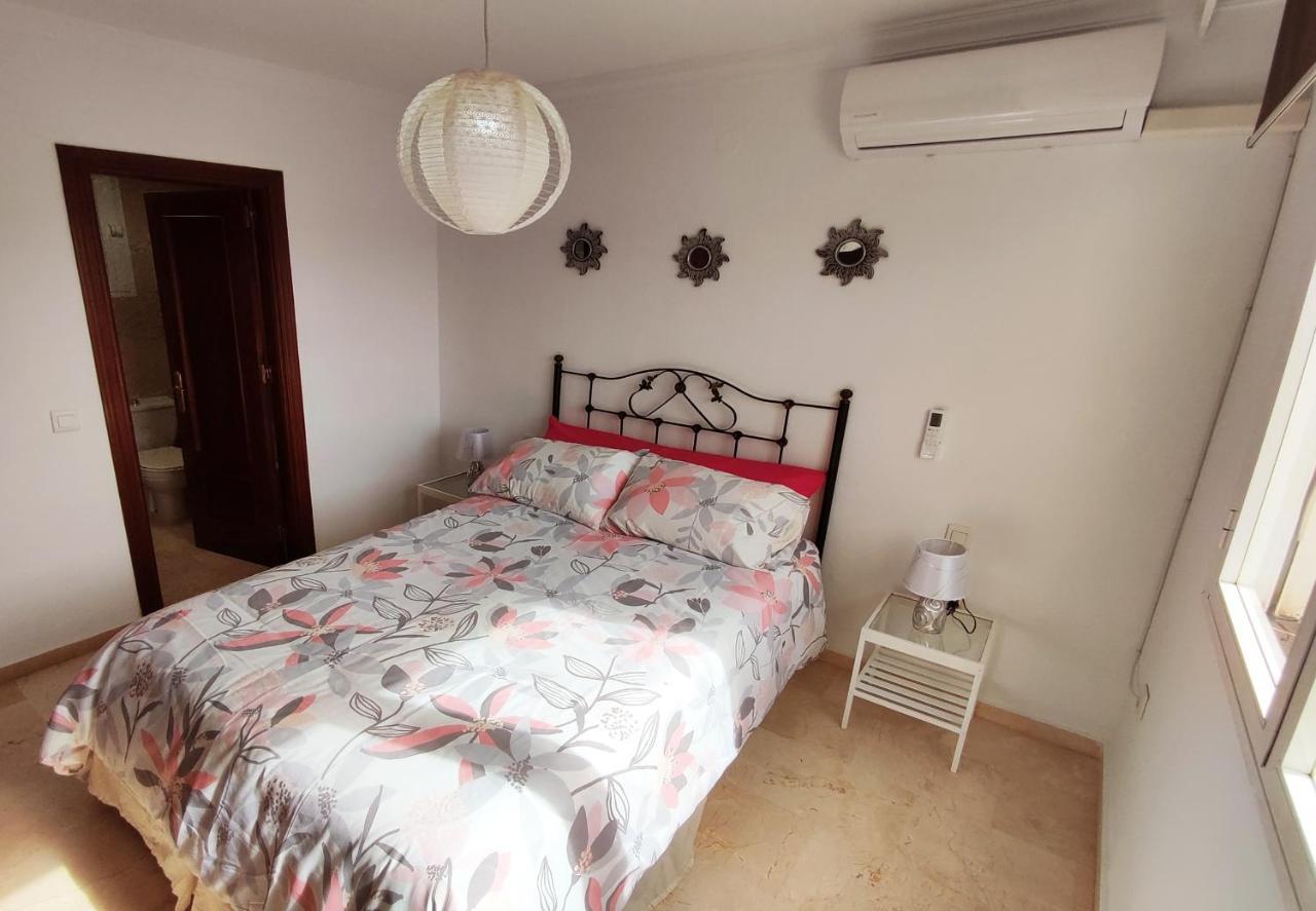 2Bdr Sunny Apartment With Pool And Private Parking In Benalmádena Kültér fotó