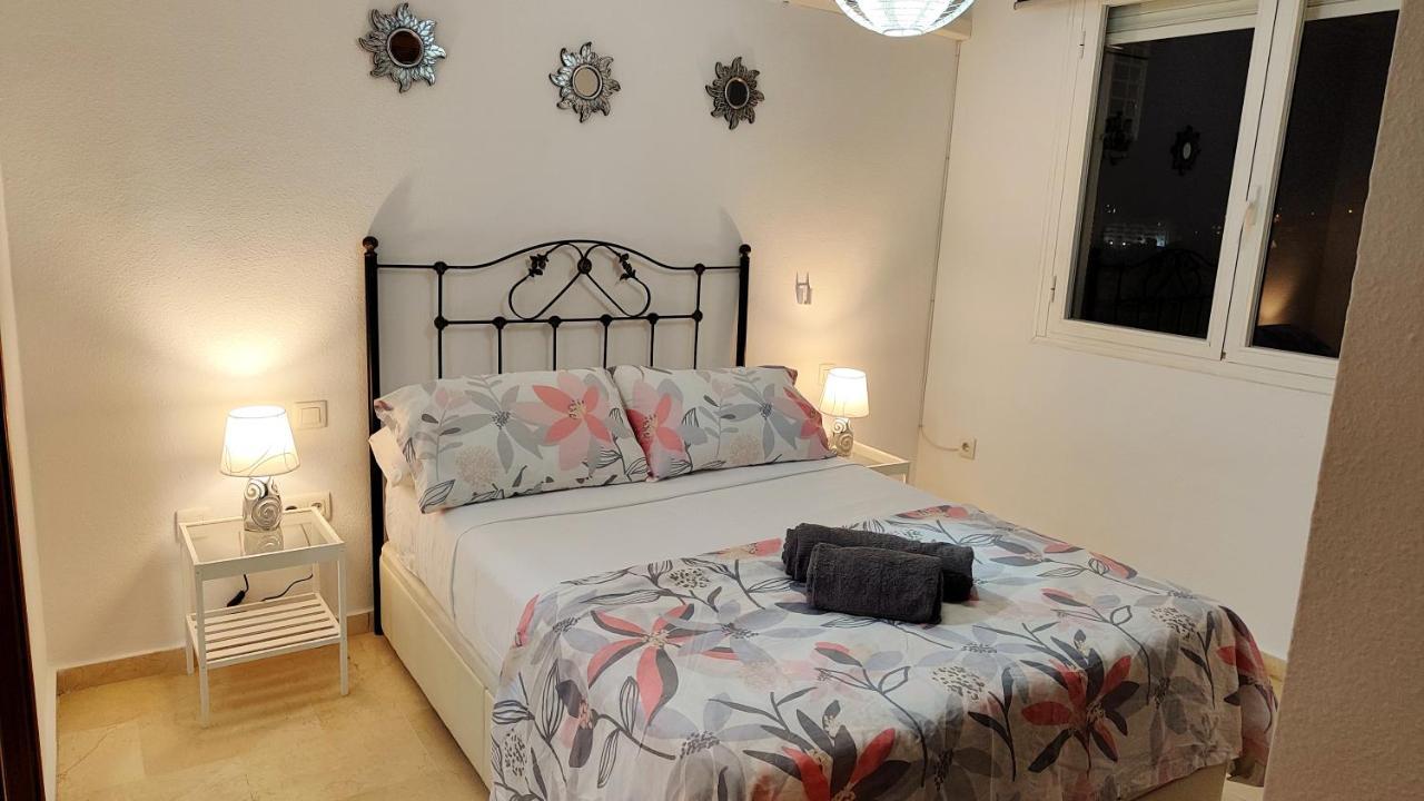 2Bdr Sunny Apartment With Pool And Private Parking In Benalmádena Kültér fotó